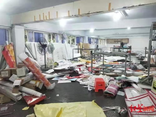 小區(qū)內(nèi)傳來機(jī)器噪音和 油墨味 街道辦 已勸導(dǎo)印刷廠搬離小區(qū)